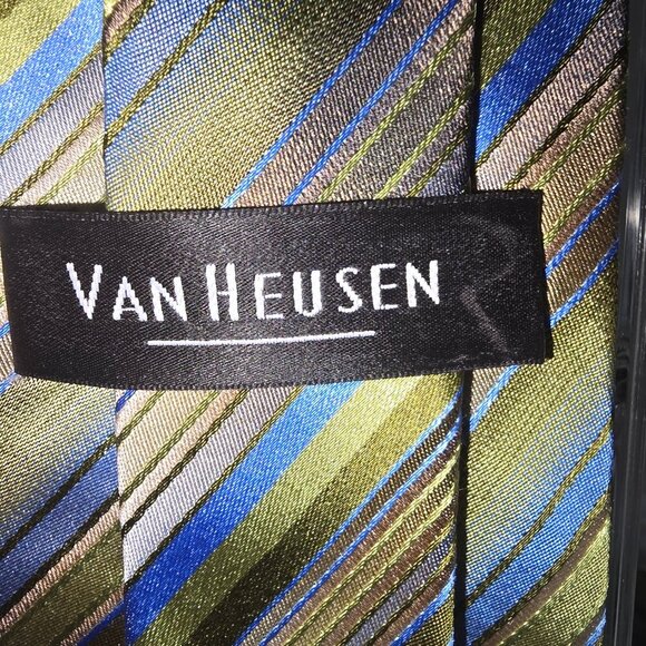 VAN HEUSEN SILK TIE STAIN RESISTANT DIAGONAL STRIPES IN GREEN BLUE TAN EUC - Picture 6 of 7